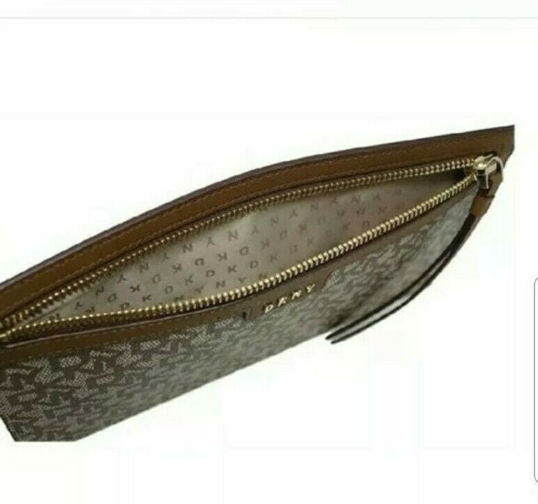 Dkny Lg Vela Wristlet