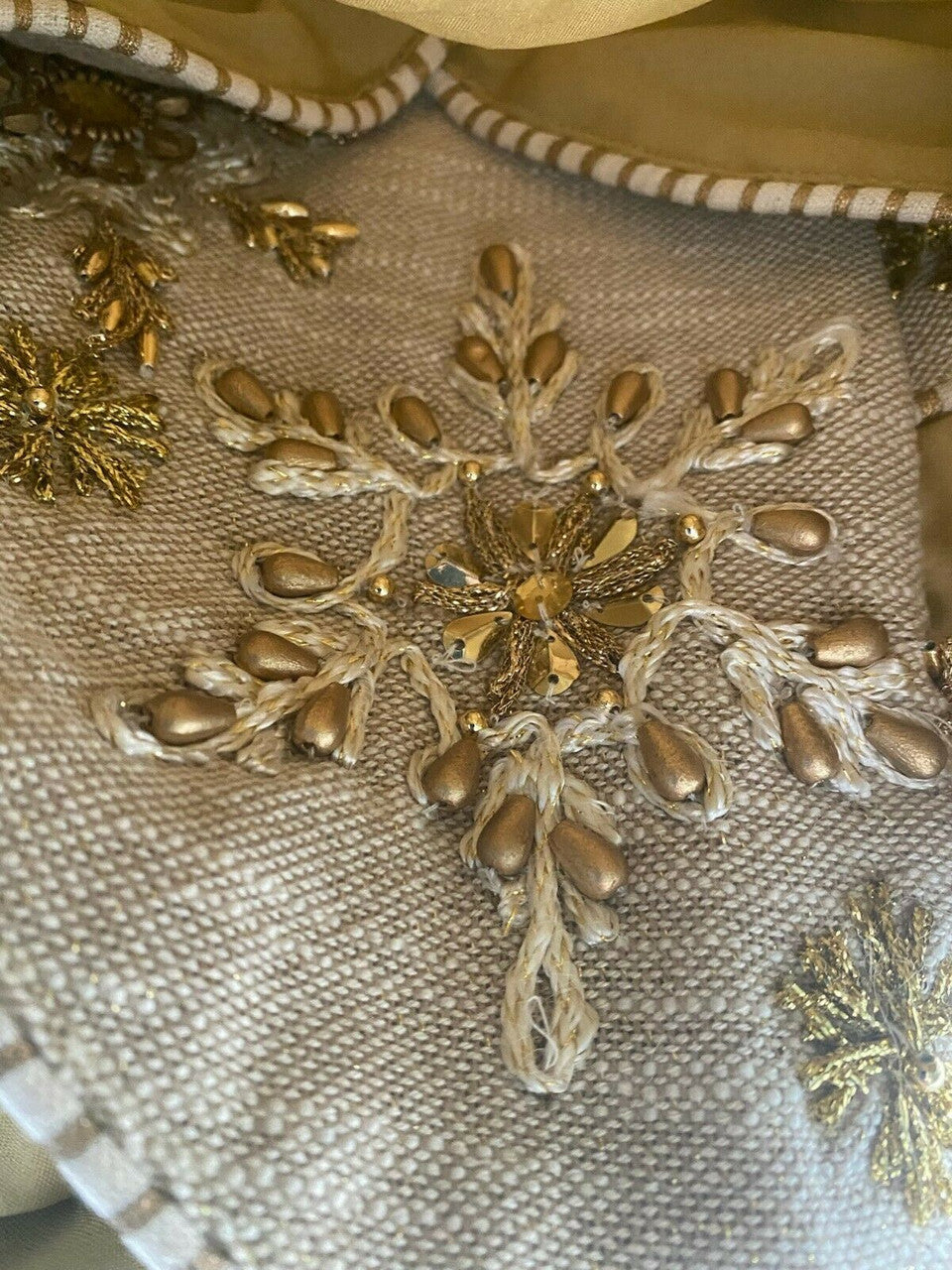 Embrace Holiday Magic with CYNTHIA ROWLEY 25" x 83" Embroidered Wreath Motif Mantel Scarf - Handcrafted Elegance for Christmas and Winter Decor!