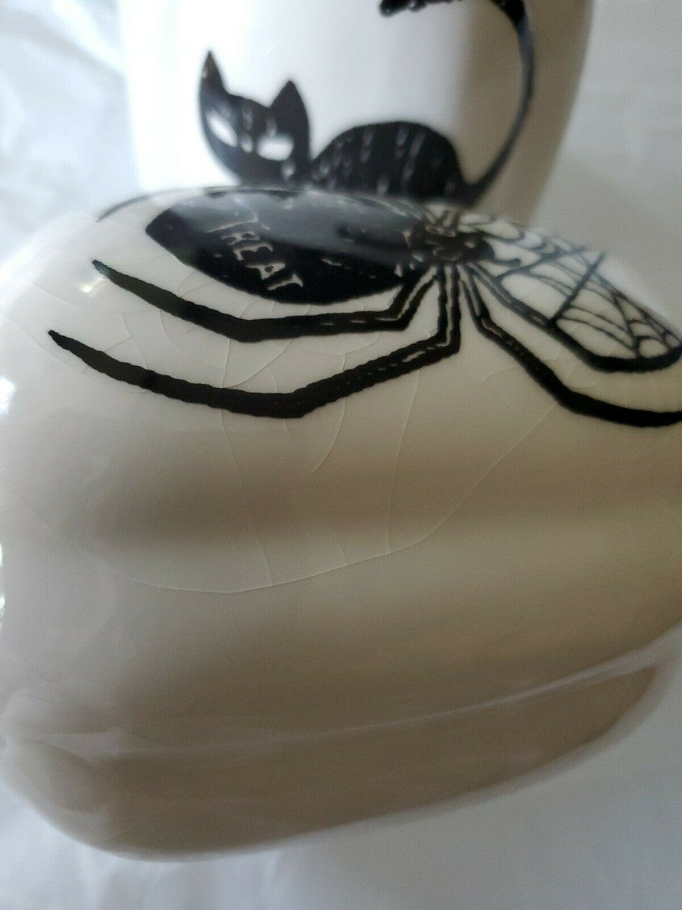 HALLOWEEN WHITE CERAMIC PUMPKIN WITH SPYDER CAT SUPER CUTE! 6" TALL. PAIR