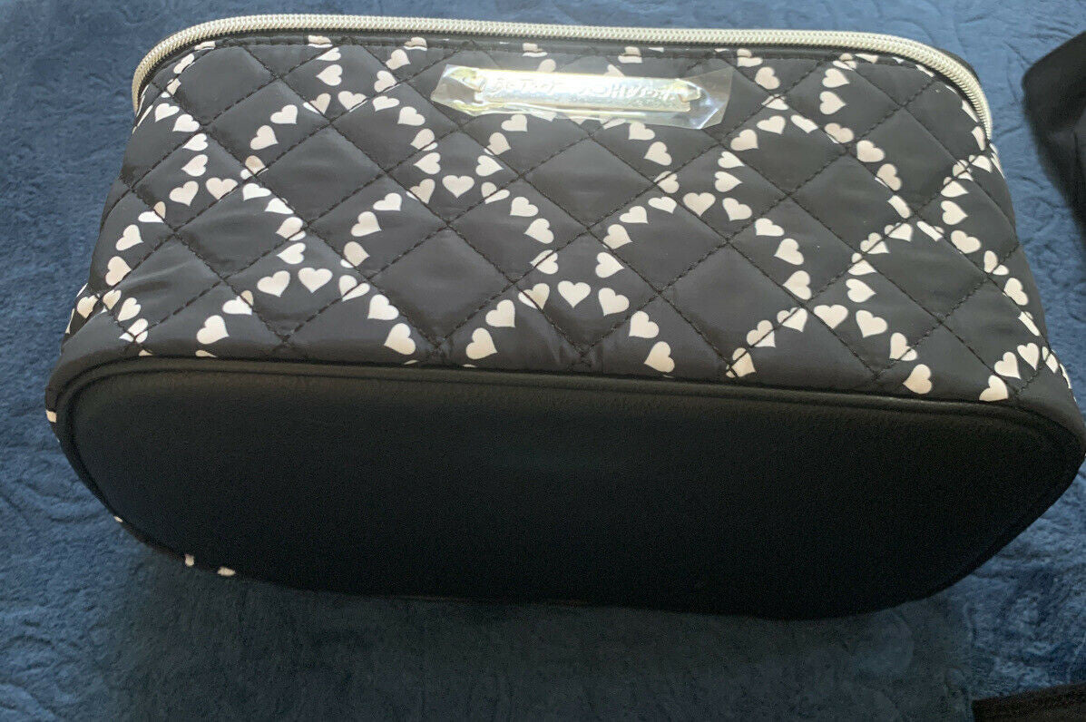 Betsey Johnson Black/white Heart Style 3Pc Cosmo Bag