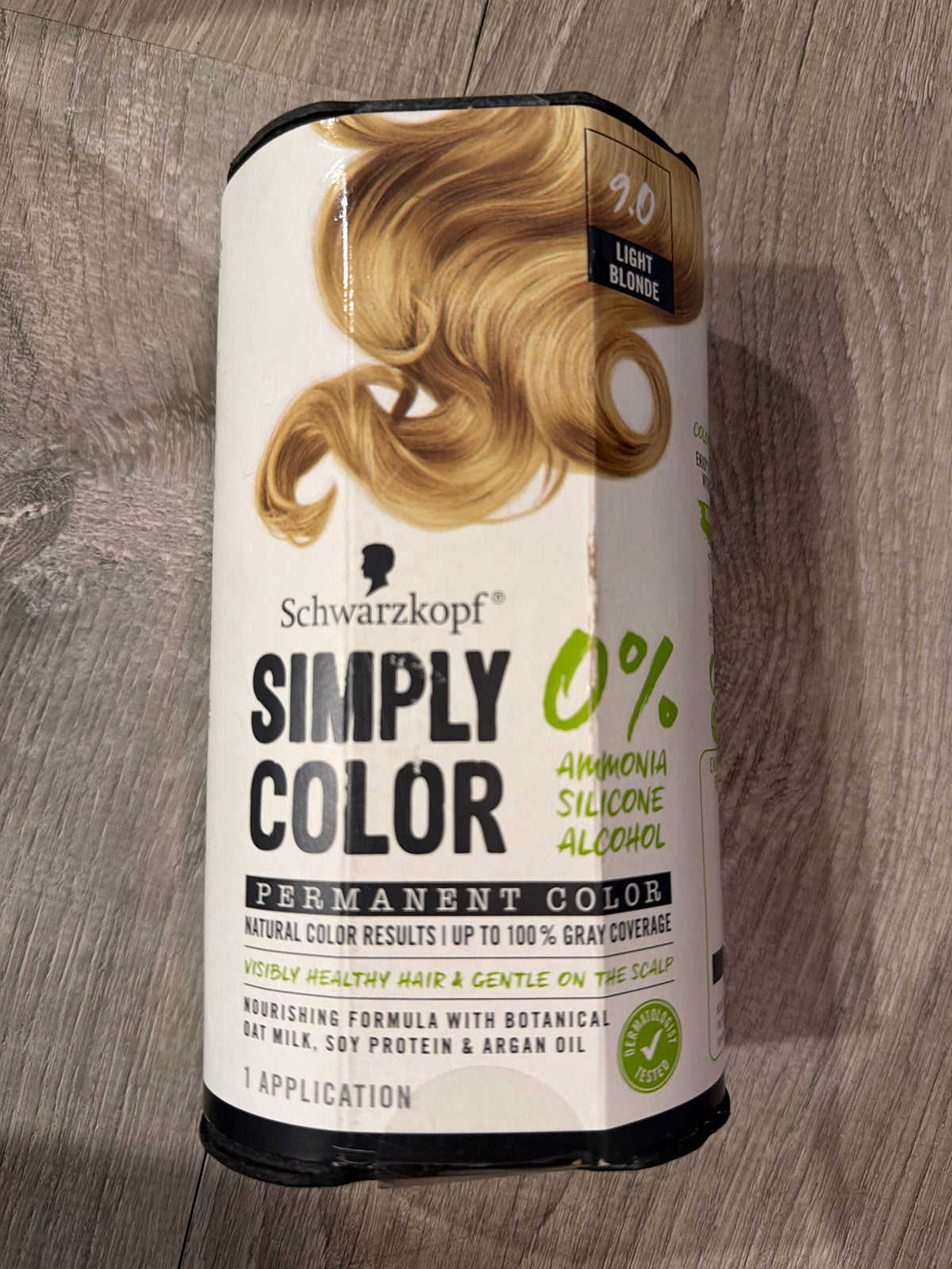 Schwarzkopf Simply Color Permanent Hair Color, 9.0 Light Blonde