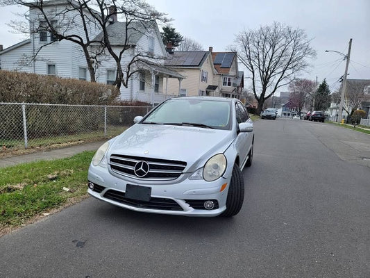 2009 Mercedes-Benz R350 AWD silver wagon, front view on neighborhood street