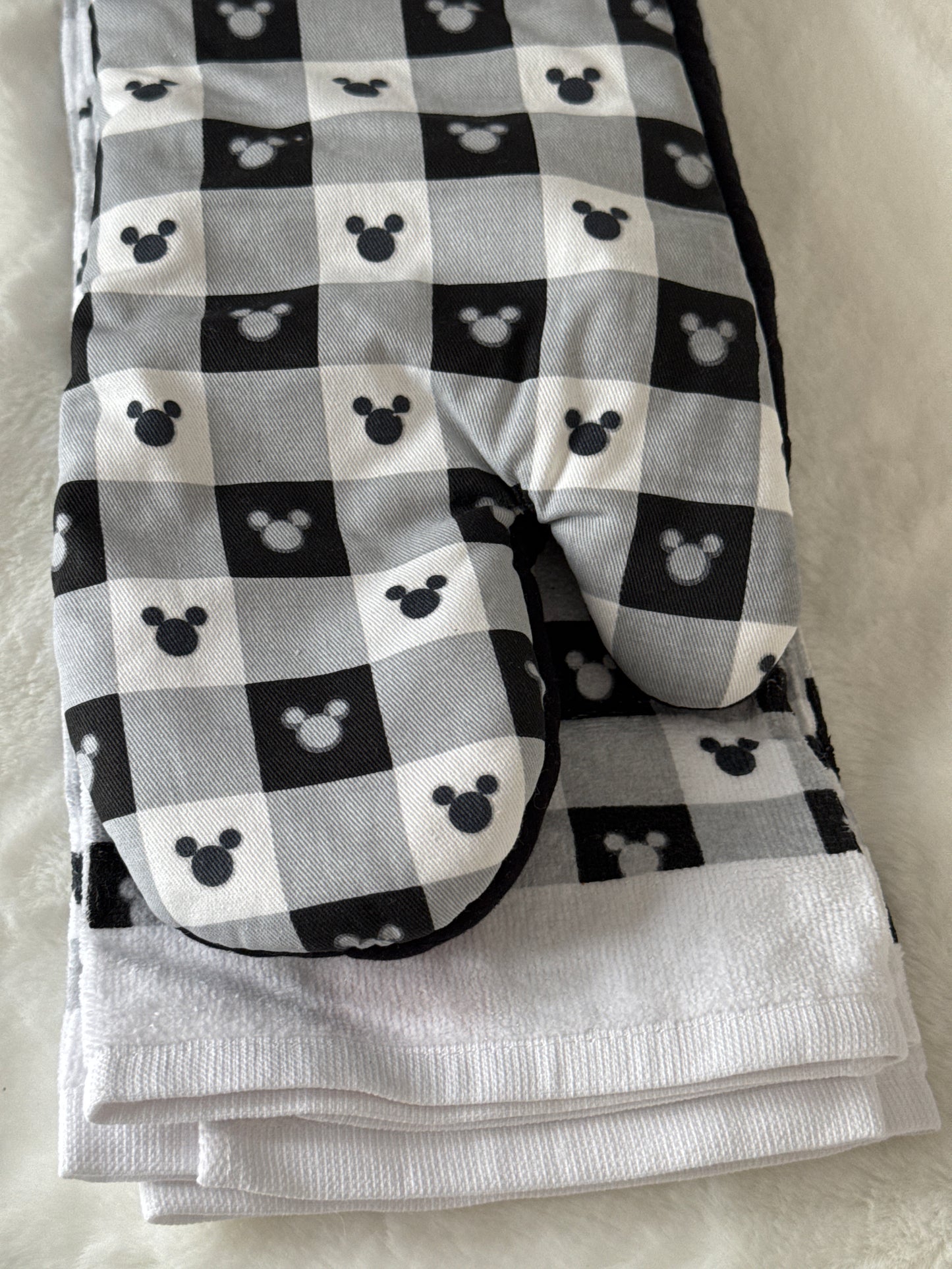 3-Piece Kitchen Set | Oven Mitt & 2 Kitchen Towels | 100% Cotton, Disney-Themed, Durable & Soft
