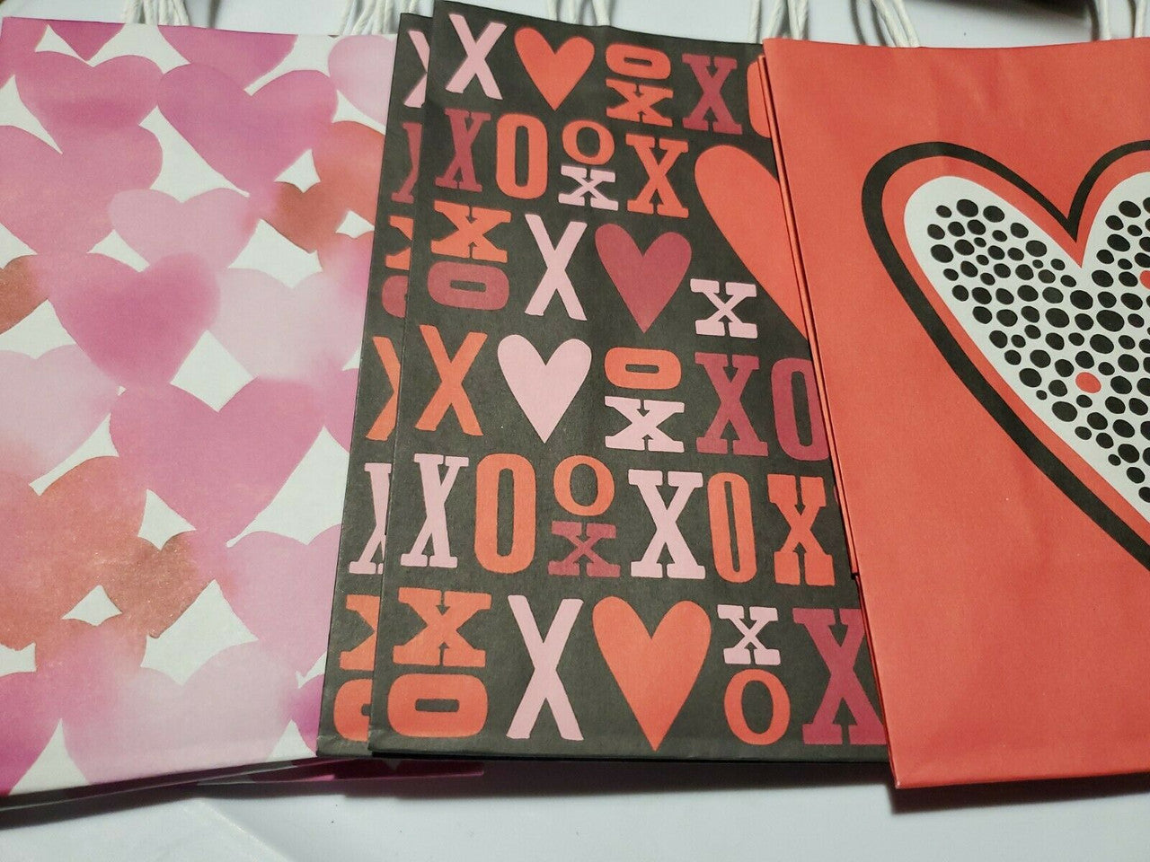 Hallmark Inspirations Allover Pink Heart XOXO  Heart Gift Bags 7 pc Valentines-1