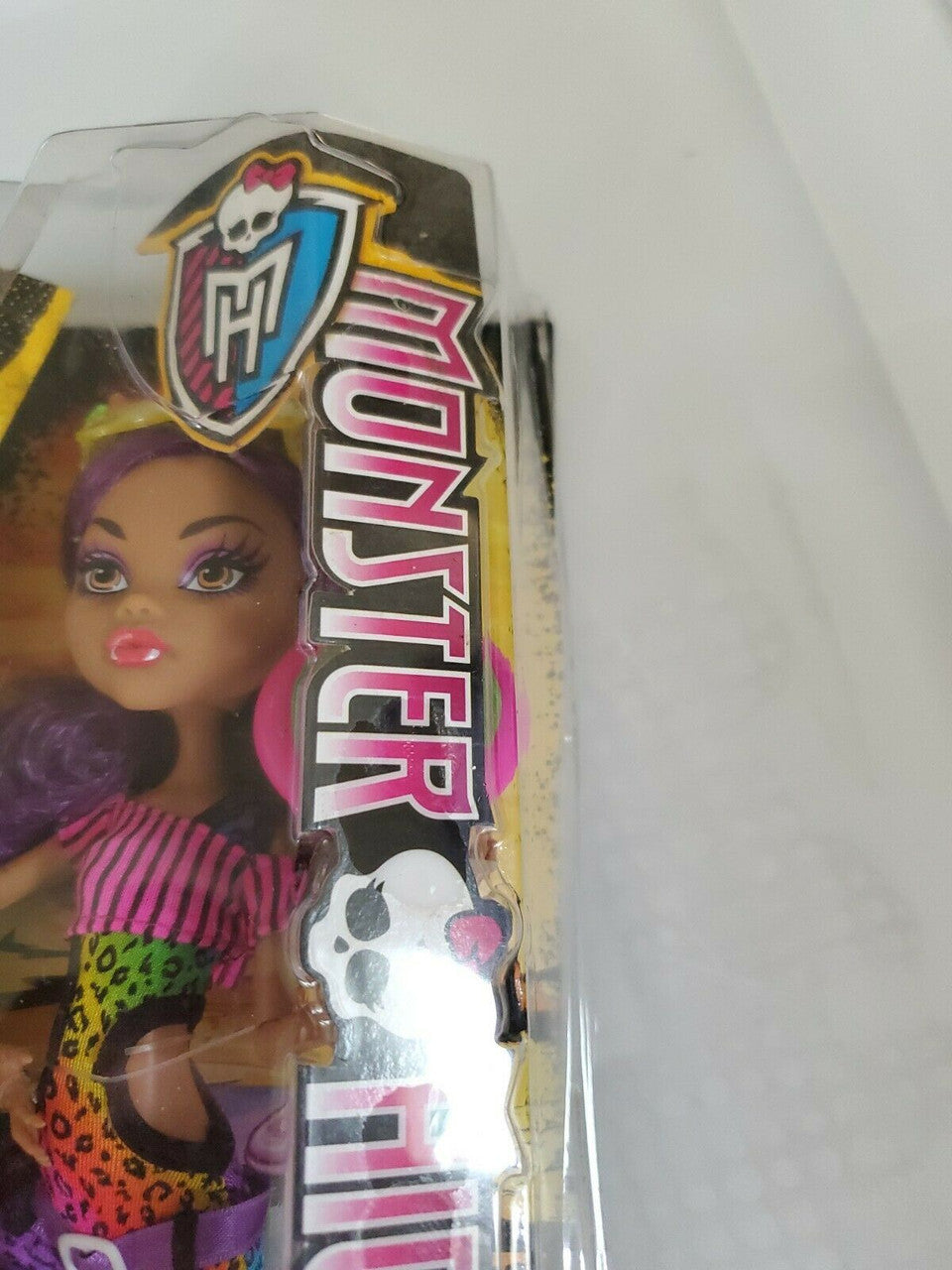 Monster High Clawdeen Wolf Doll GLOOM BEACH Bathing Suit Frisbee Werewolf