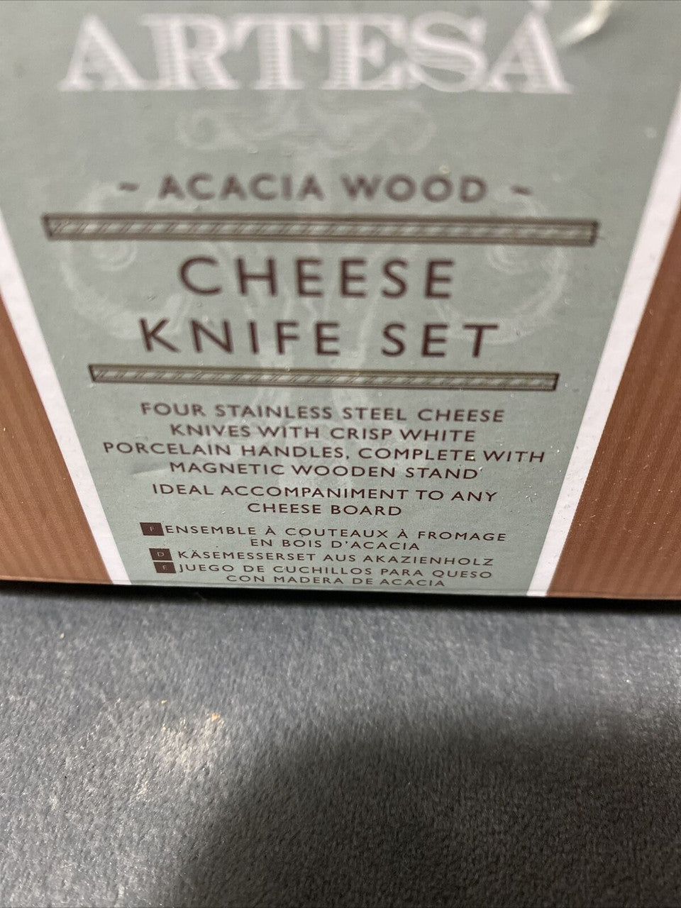Artesa “ Acacia Wood “ 4 cheese knife set Stainless Porcelain Magnetic stand