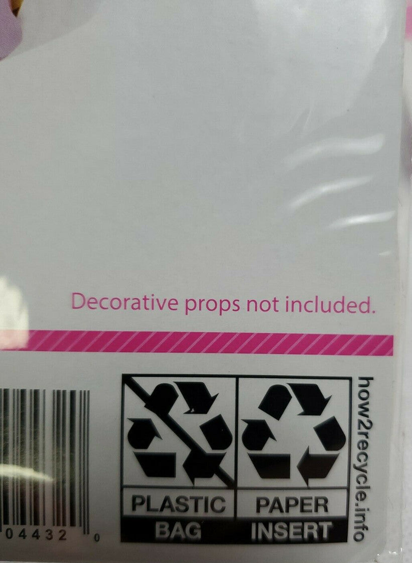 Five Valentine’s Day treat bag packages, each containing five cone-shaped bags with colorful ice-cream design and twist ties.