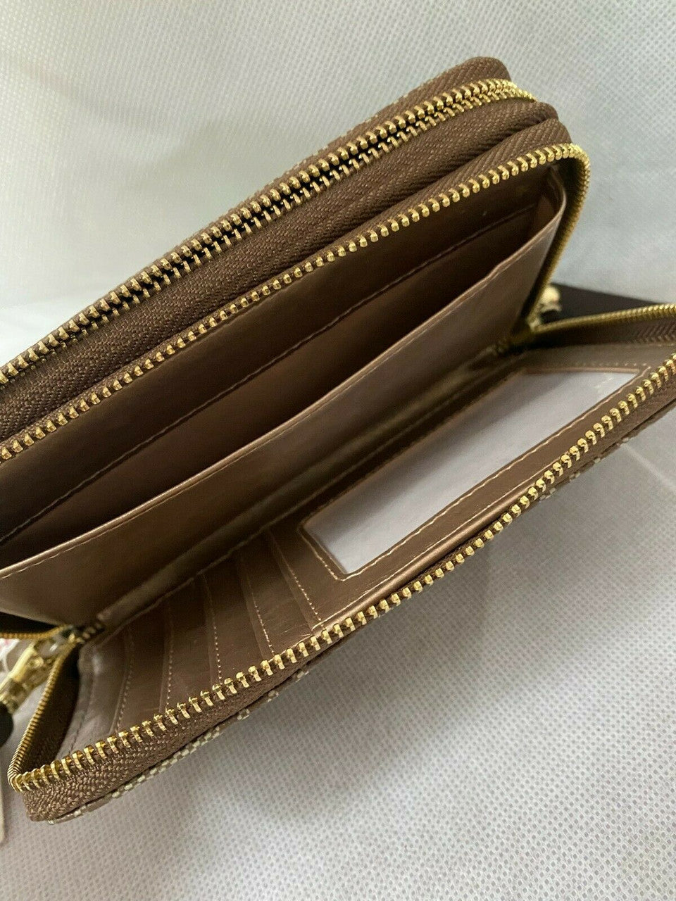 ANNE KLEIN Lion Logo Wallet ZIP AROUND WRISTLET CLUTCH Purse