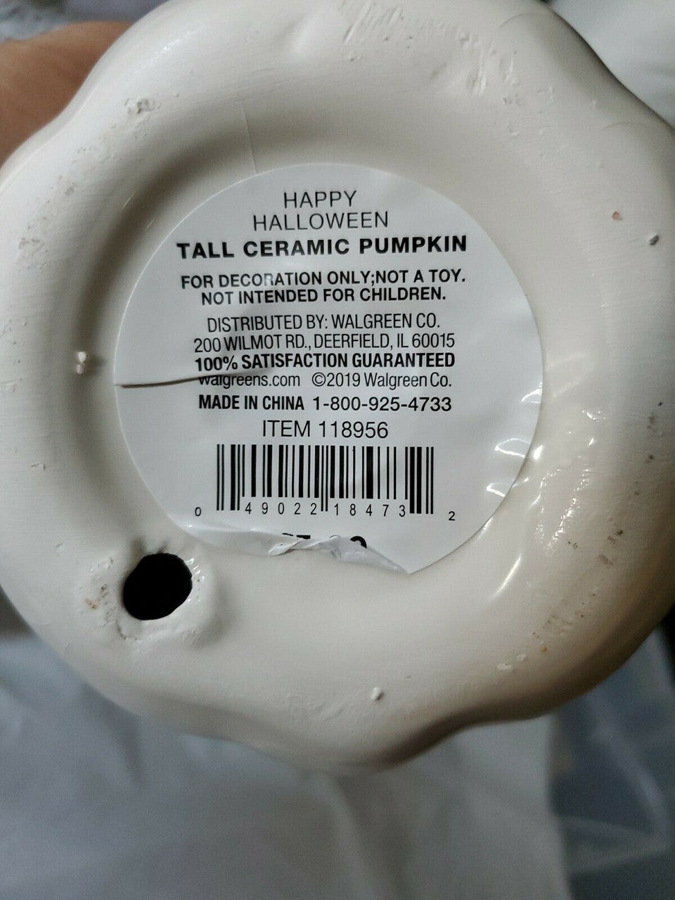 HALLOWEEN WHITE CERAMIC PUMPKIN WITH SPYDER CAT  SUPER CUTE!   6" TALL. PAIR
