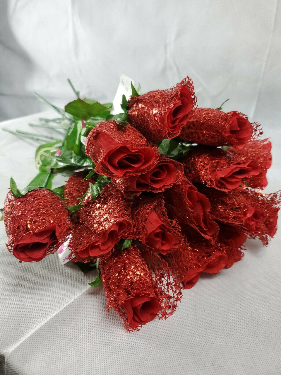 VALENTINES DAY 16 GLITTER RED ROSES  DECORATE GIFT LOT OF 16