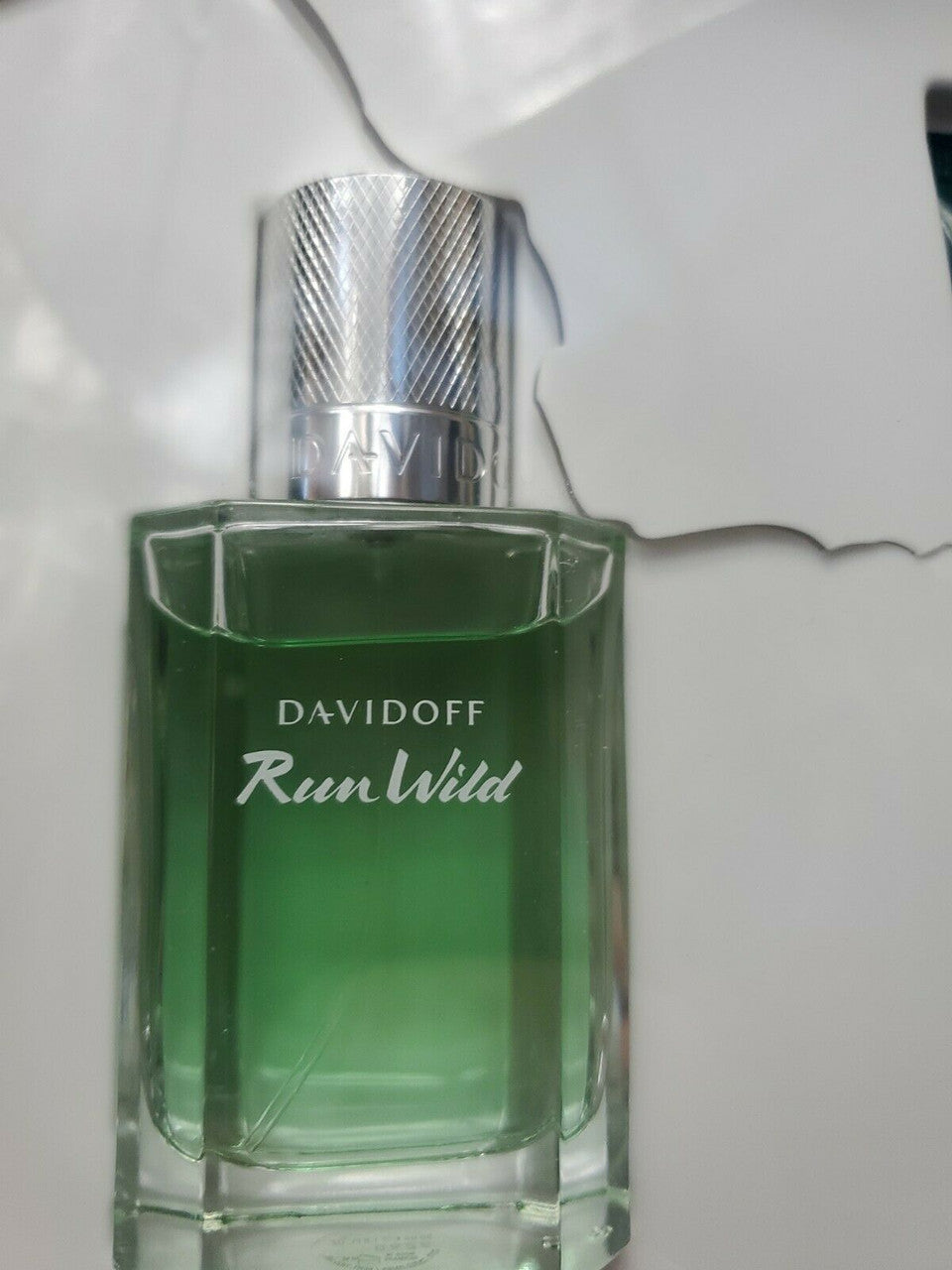 Davidoff Run Wild men’s 2-piece gift set with EDT and shower gel – green packaging with cracked outer sleeve