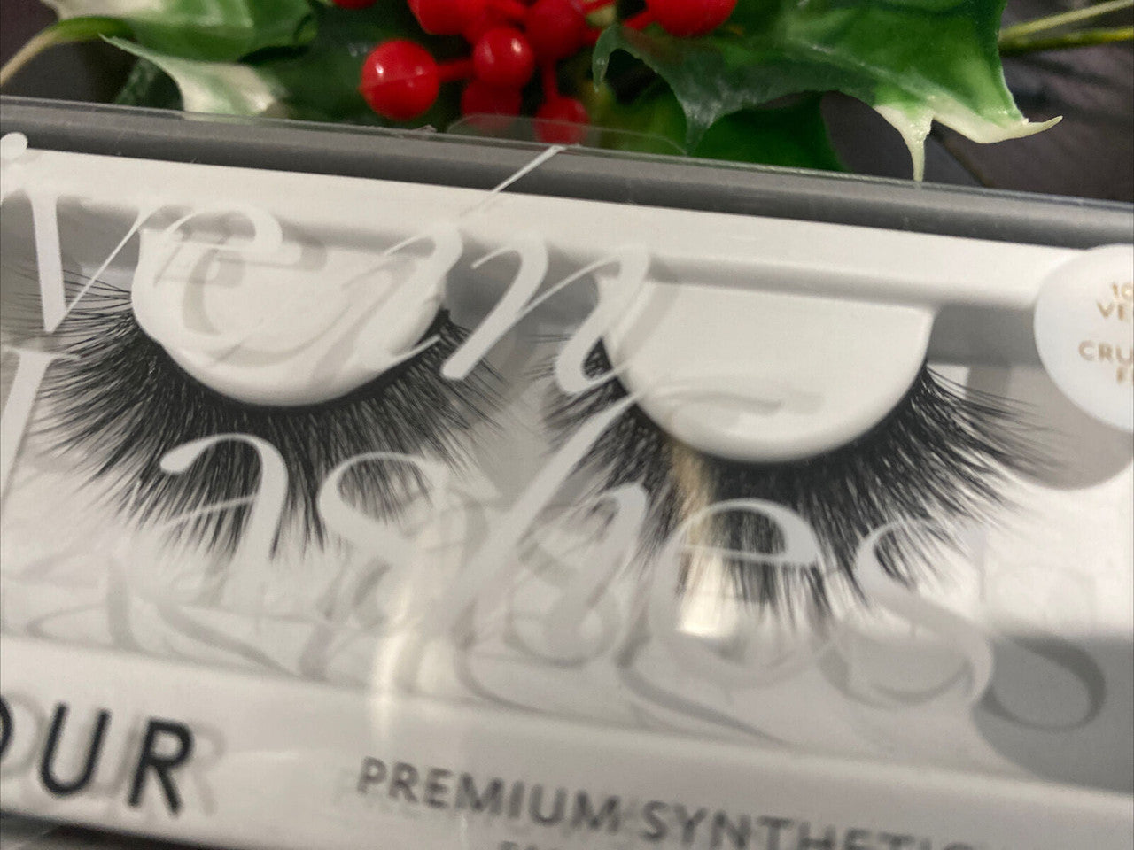 Velour Lashes 1 Pair 3-Dimensional  MOMMA KNOWS BEST Synthetic Premium