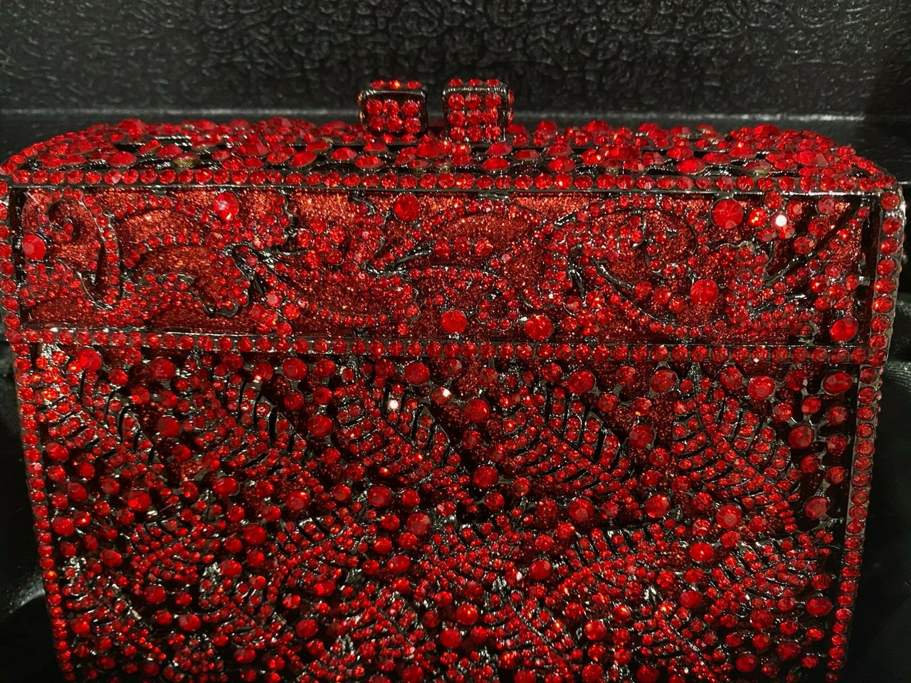 NATASHA LEAF COUTURE CLUTCH GORGEOUS RED RUBY COLORS 6.5" x 5"