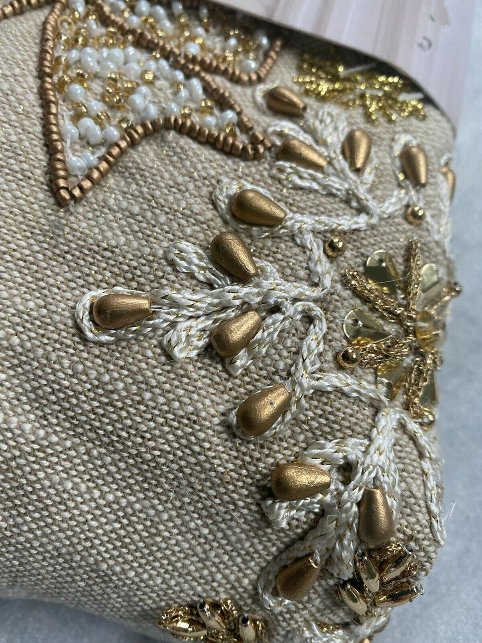 Embrace Holiday Magic with CYNTHIA ROWLEY 25" x 83" Embroidered Wreath Motif Mantel Scarf - Handcrafted Elegance for Christmas and Winter Decor!