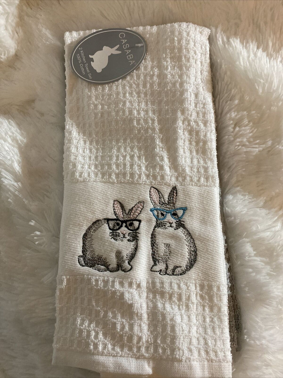 Casaba Set Of 2 Towels Bunnies W Glasses White And Solid Grey Easter