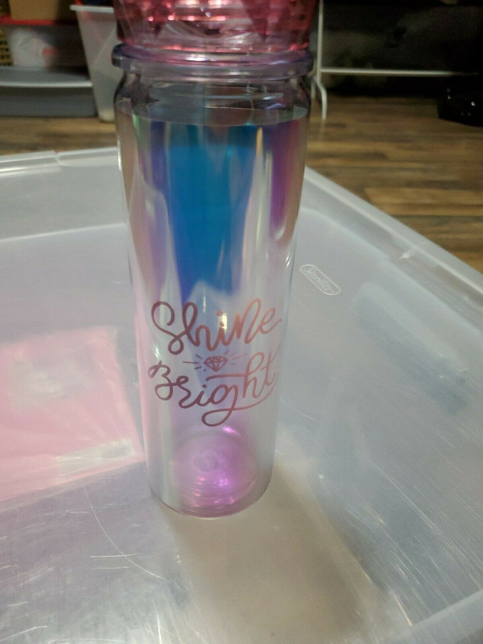 Love In The Air GEM Top Water Bottle 18.6 Fl Oz. Shine and Bright Pink