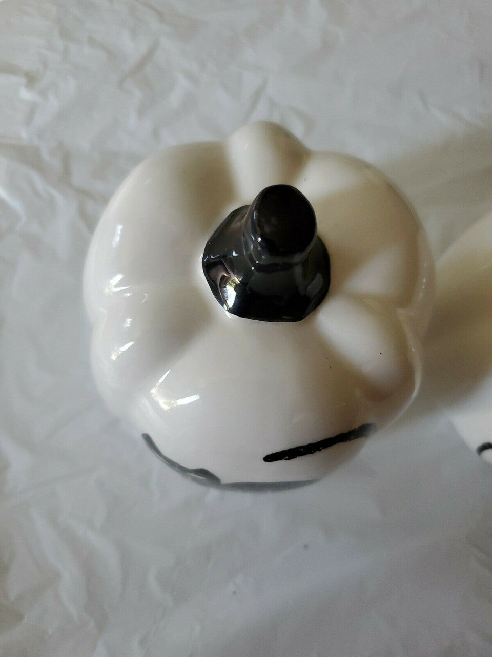 HALLOWEEN WHITE CERAMIC PUMPKIN WITH SPYDER CAT  SUPER CUTE!   6" TALL. PAIR