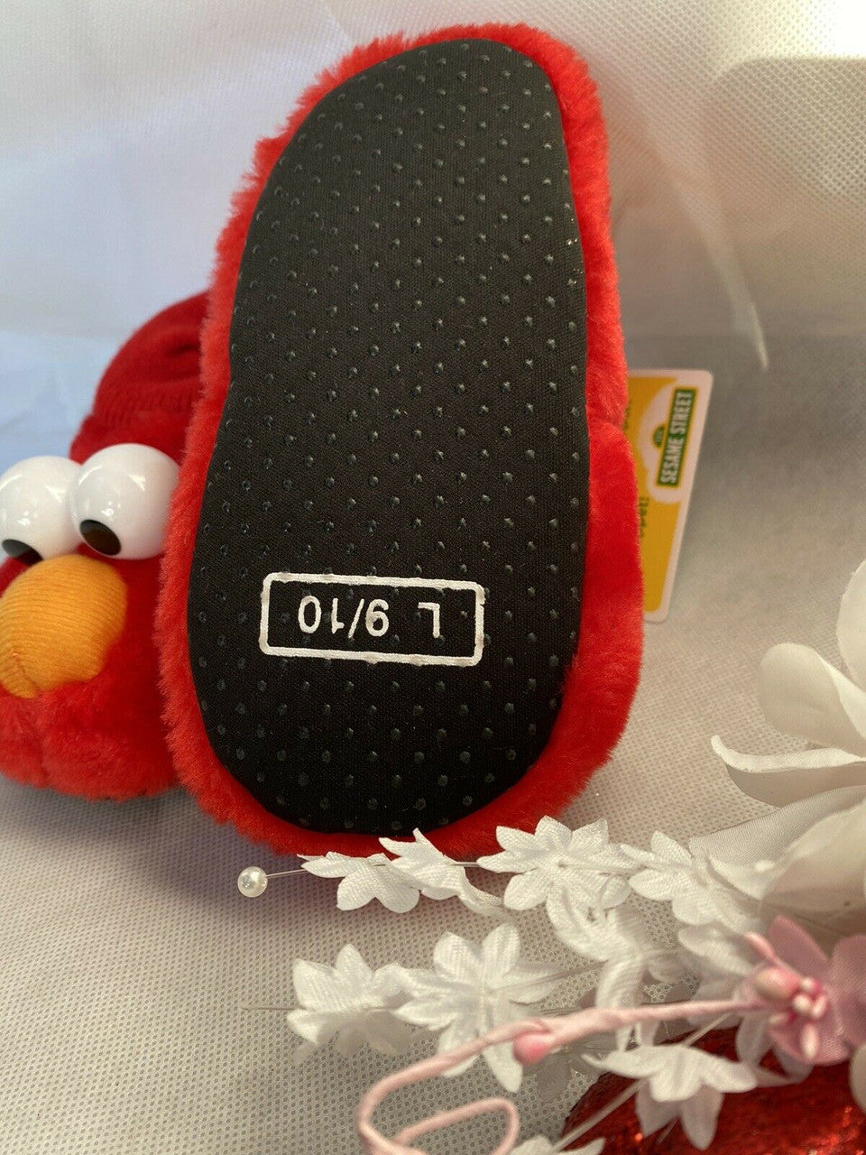 Unisex Size 9/10 Plush Red Elmo Ankle High Slippers Non-Slip Shoes