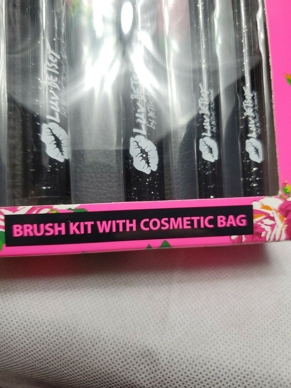 Luv Betsey By Betsey Johnson  Brush Kit With Cosmetic Bag 100%  Vegan
