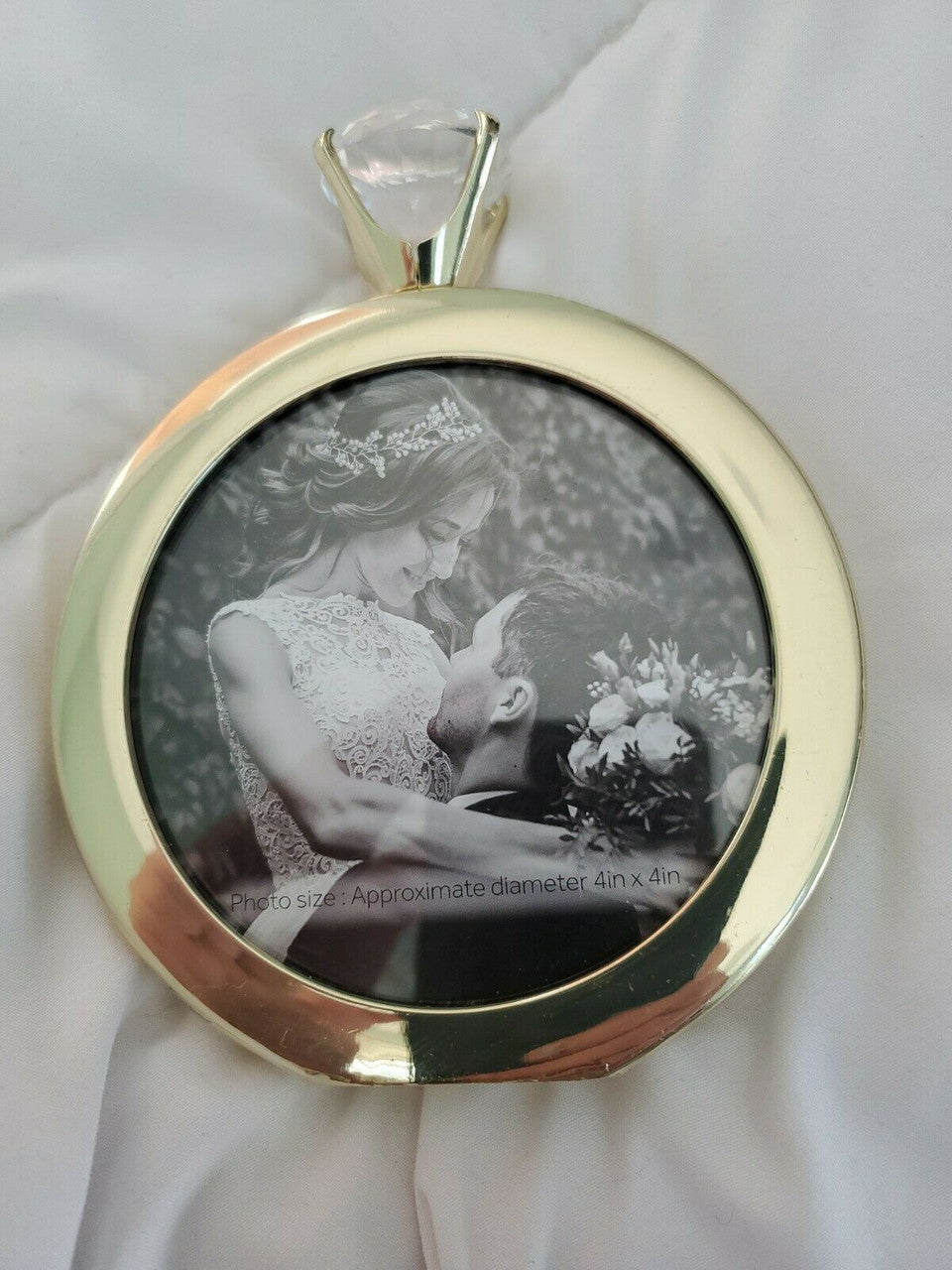RING PHOTO PICTURE FRAME DISPLAY CHERISHED MEMORIES