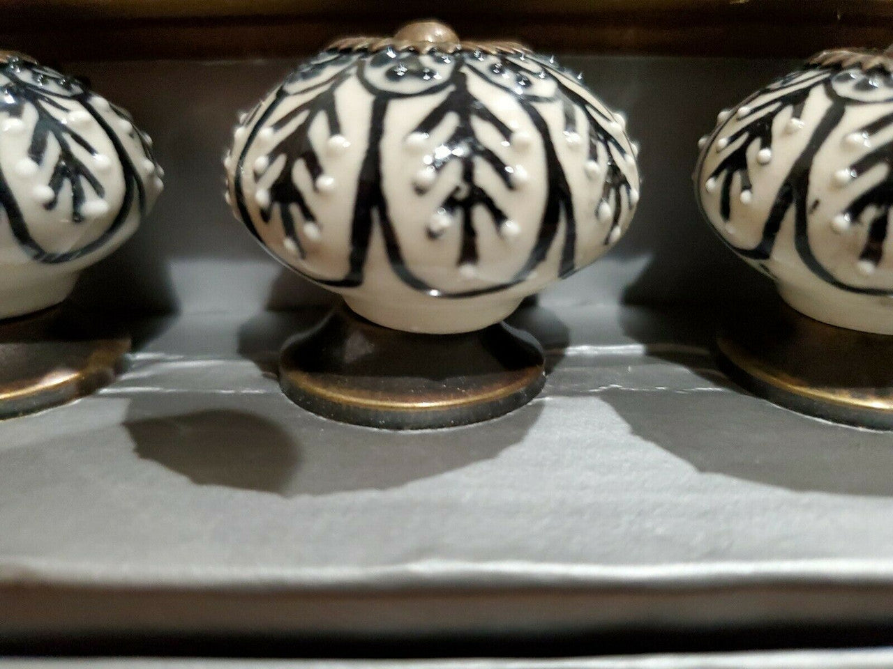 CASA DECOR CERAMIC Drawer Knobs Pulls Home 1 Decor Set of 8 Made in India