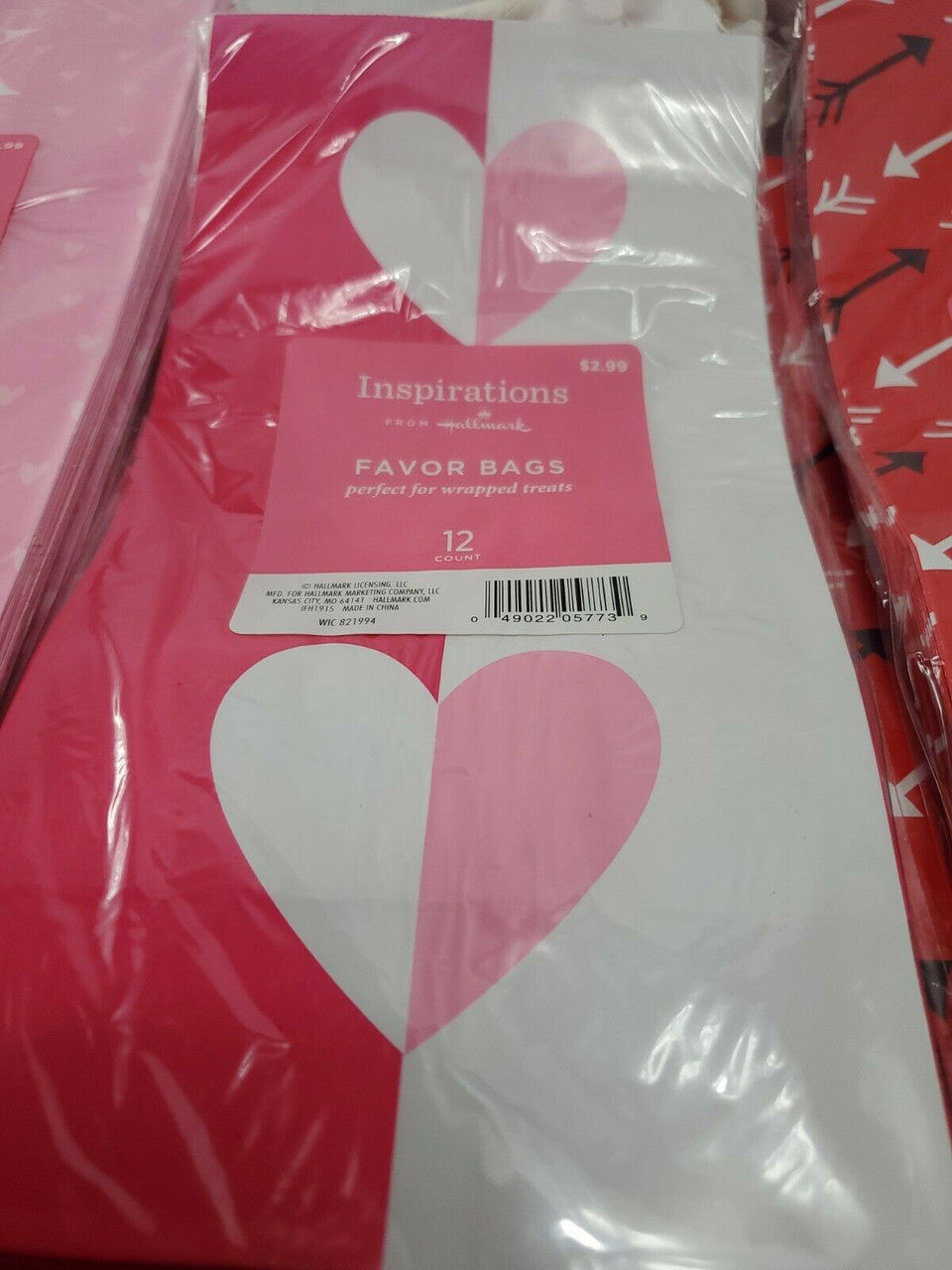 Hallmark Inspirations  Valentines Day Treat Bags  84 count  3.5 x 5.5 x 10.5