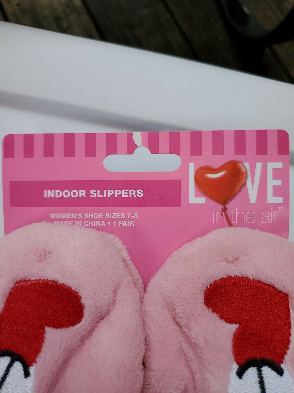 LOVE IN THE AIR PINK SLIPPER SOCKS BEAR FACE /  RED HEART  SHOE SIZE 7-8