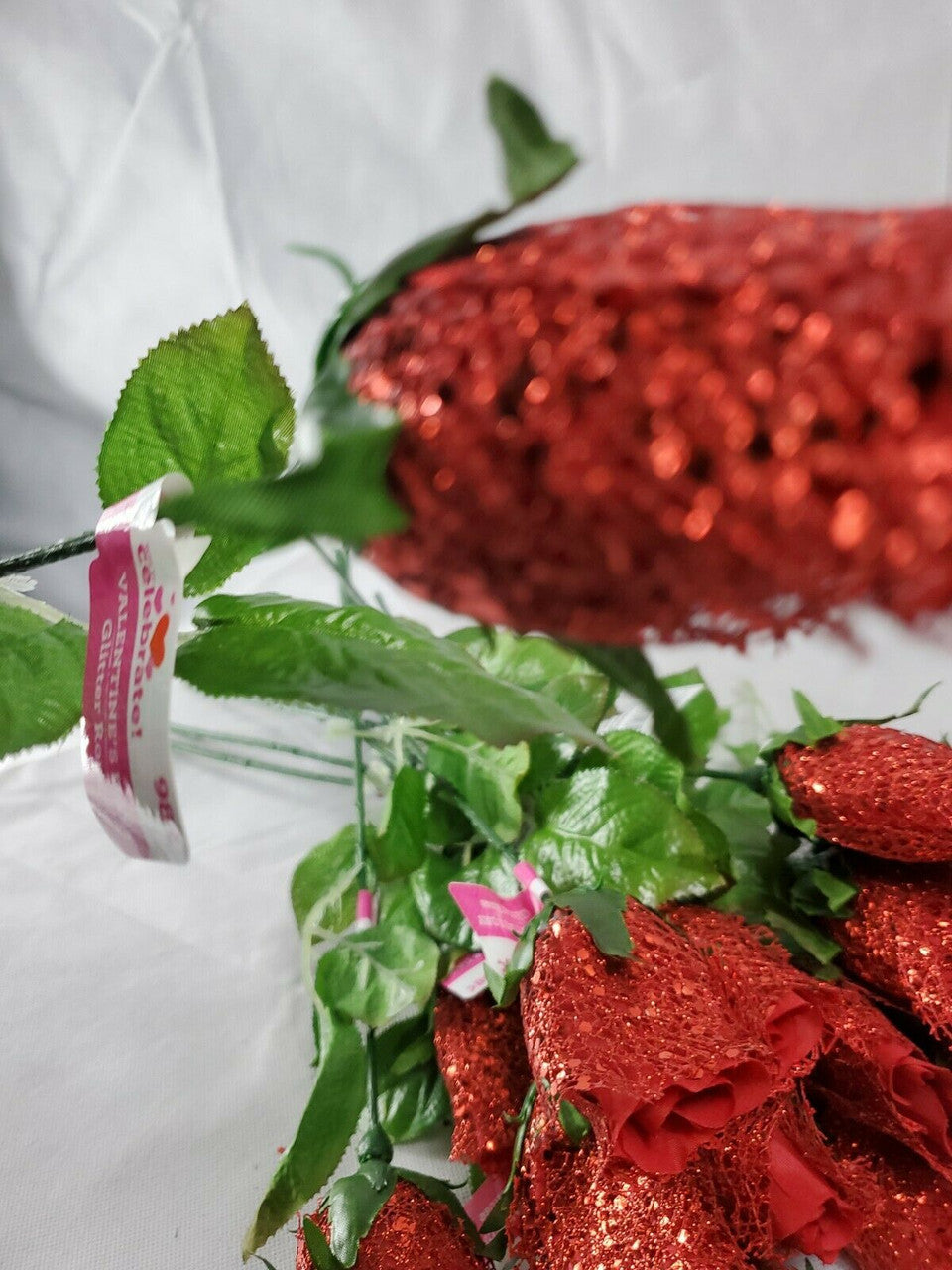 VALENTINES DAY 16 GLITTER RED ROSES  DECORATE GIFT LOT OF 16