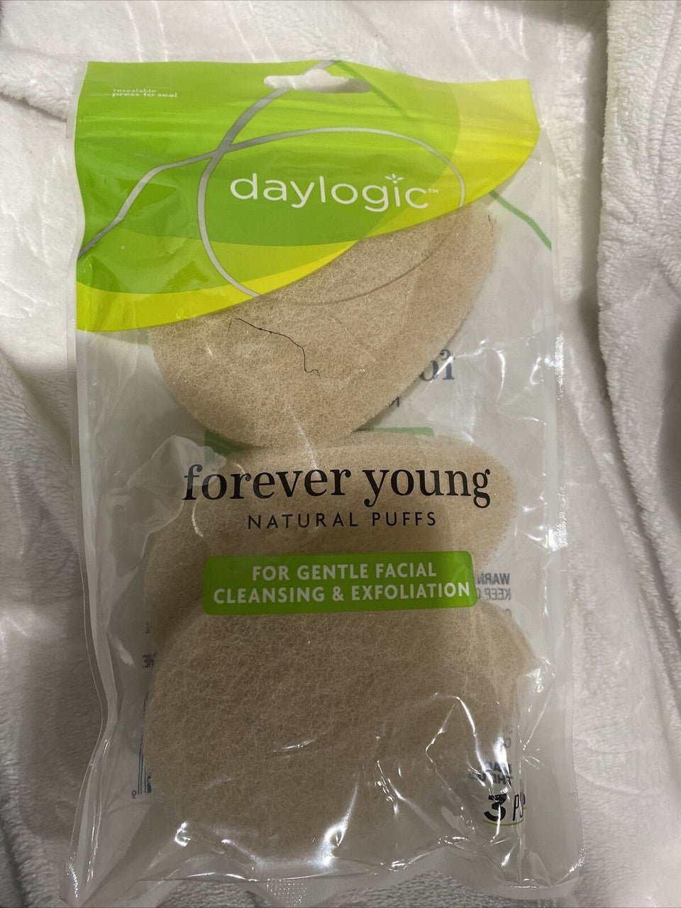 Day Logic Forever Young Natural Puffs FACIAL cleansing exfoliation 3pcs in pckg