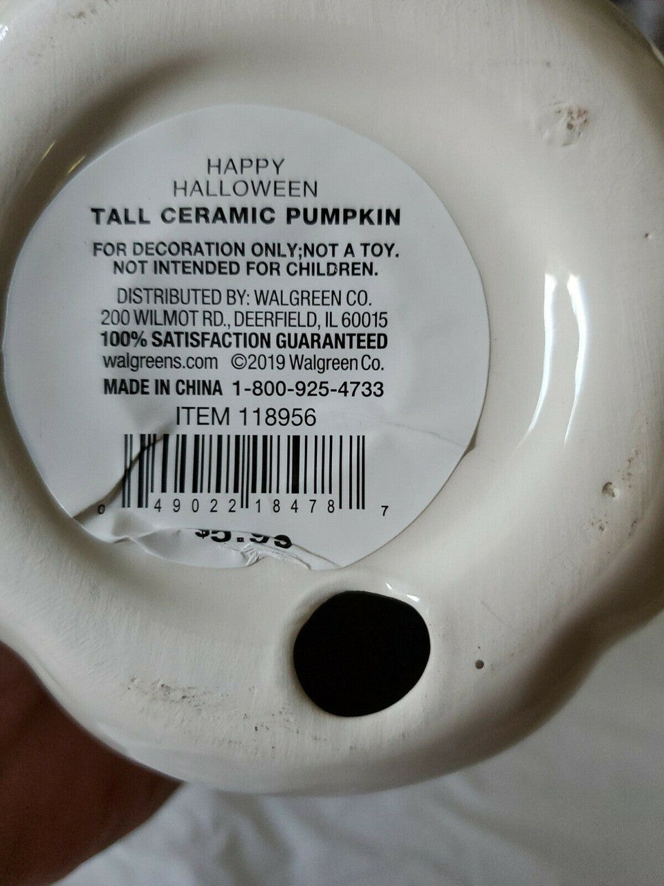 HALLOWEEN WHITE CERAMIC PUMPKIN WITH SPYDER CAT  SUPER CUTE!   6" TALL. PAIR
