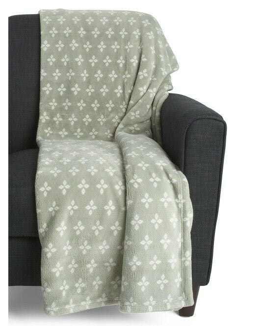 Marlo Lorenz Tracie Printed Plush Diamond Throw Thro 50" x 70" Seagrass Green