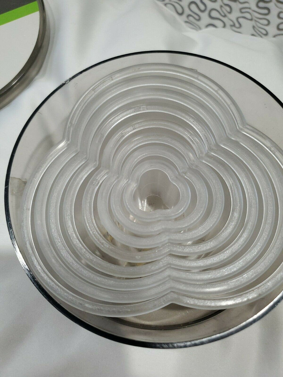 Fox Run Pastry Cutter Set of 8 Plain Flower shape
