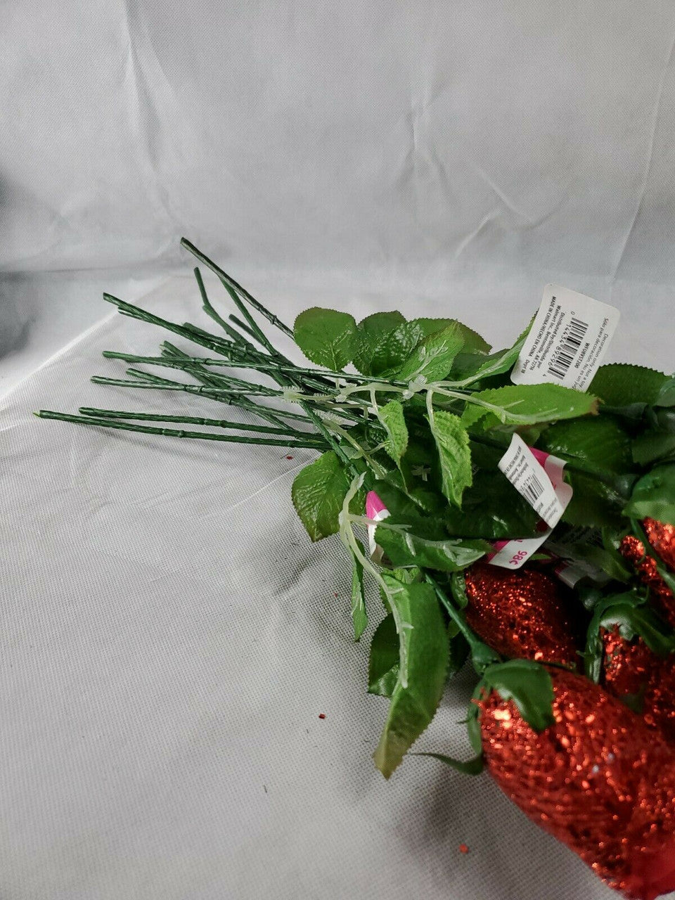 VALENTINES DAY 16 GLITTER RED ROSES  DECORATE GIFT LOT OF 16