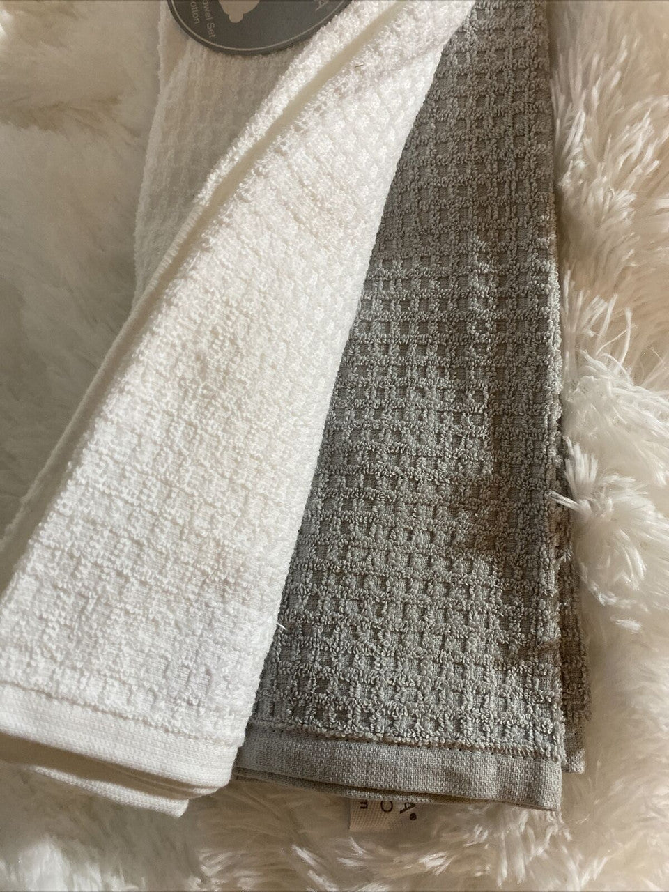 Casaba Set Of 2 Towels Bunnies W Glasses White And Solid Grey Easter