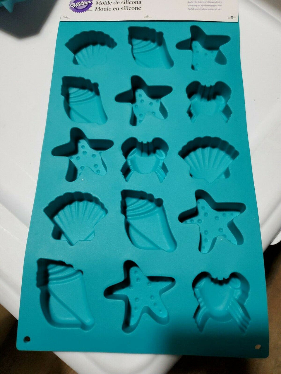 WILTON BEACH THEMED SILICONE MOLD (15 CAVITIES)
