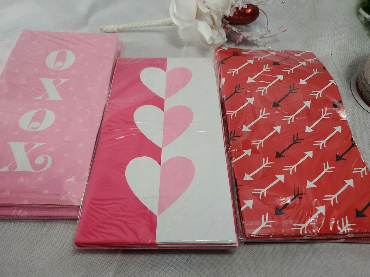 Hallmark Inspirations  Valentines Day Treat Bags  84 count  3.5 x 5.5 x 10.5