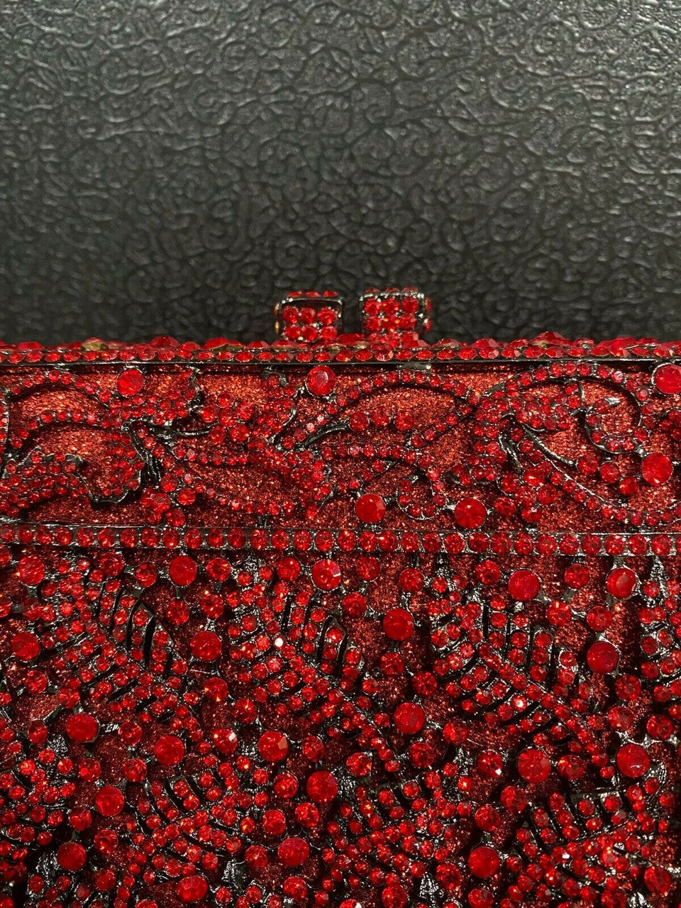 NATASHA LEAF COUTURE CLUTCH GORGEOUS RED RUBY COLORS 6.5" x 5"