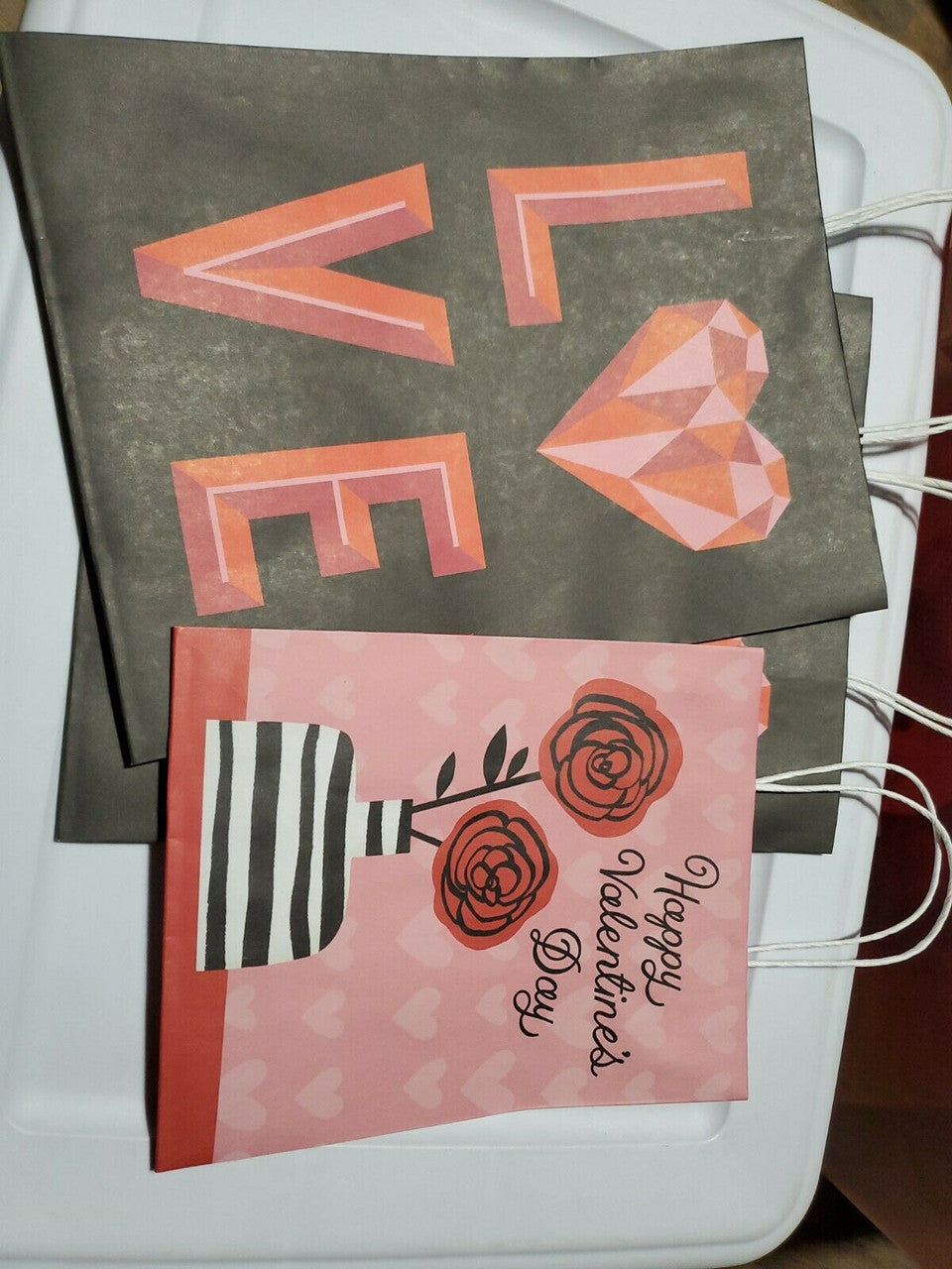 HALLMARK Lot of 3 Gift Bags Valentine's Day-Happy Hearts Day Love