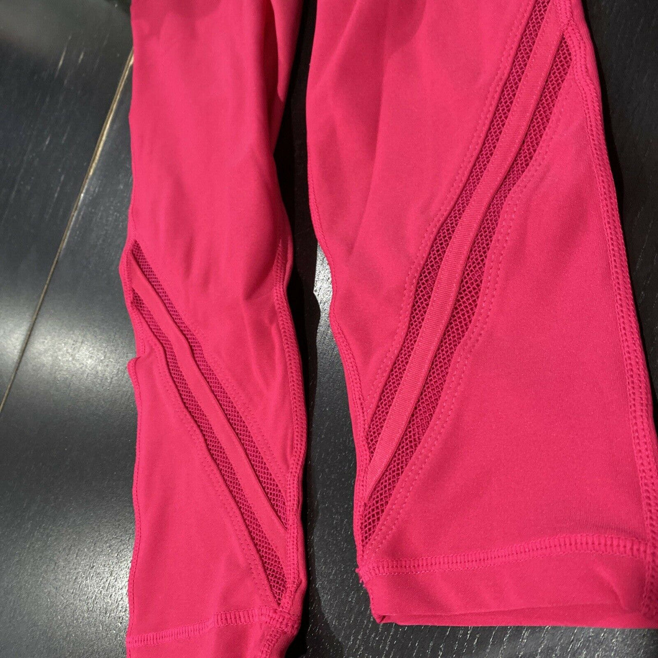 90 Degree Prove Them Wrong Girls S (7/8) Rubine Red Fishnet Tape Capri Joggers