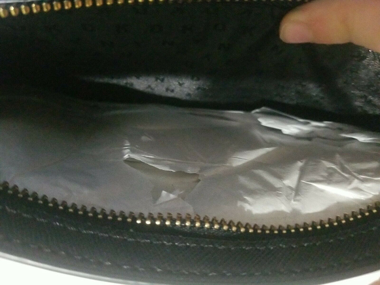 DKNY Wristlet black 10" x 6" x 1" clutch