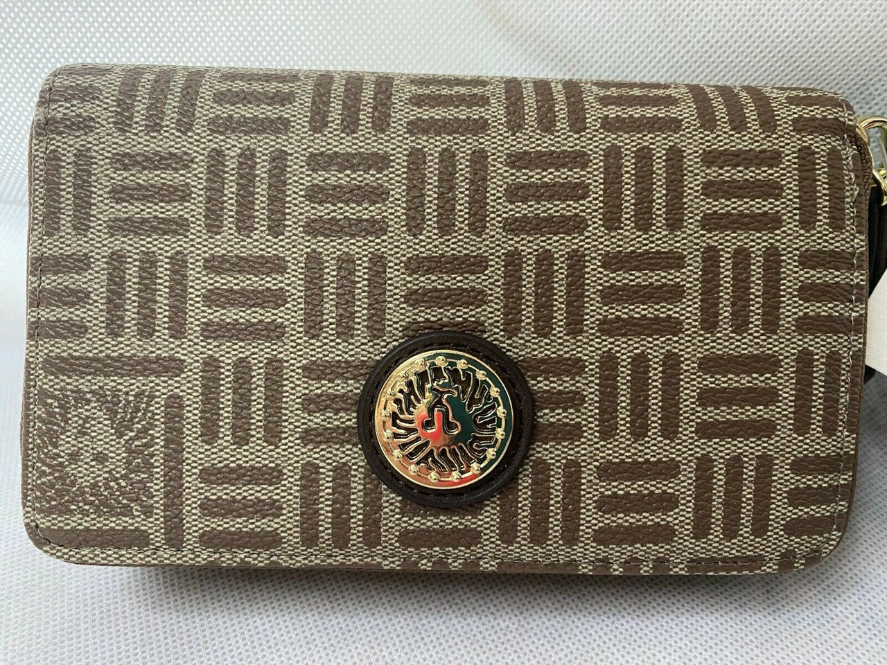 ANNE KLEIN Lion Logo Wallet ZIP AROUND WRISTLET CLUTCH Purse