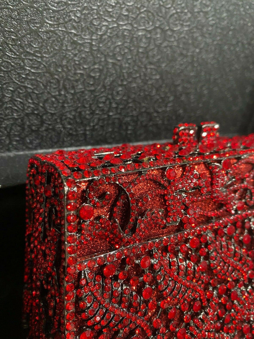 NATASHA LEAF COUTURE CLUTCH GORGEOUS RED RUBY COLORS 6.5" x 5"