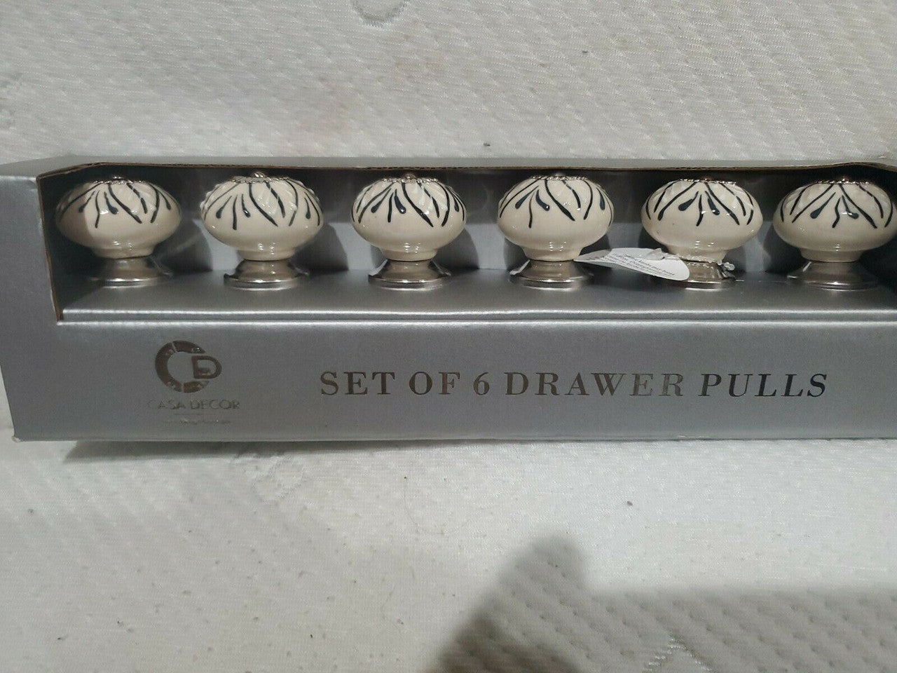 CASA DECOR Home Design CERAMIC Drawer Knobs / Pulls Set of  6