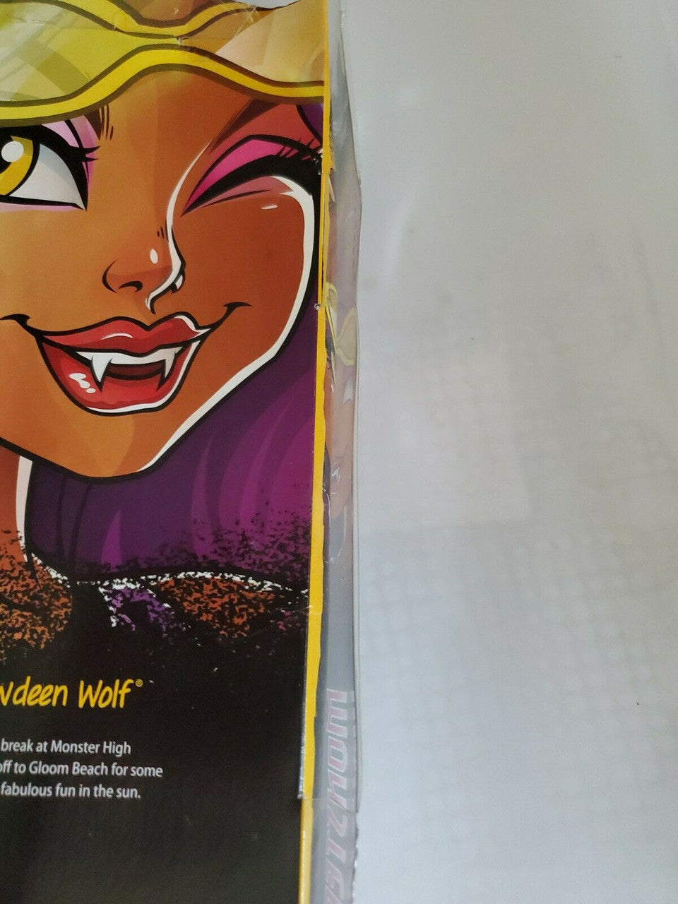 Monster High Clawdeen Wolf Doll GLOOM BEACH Bathing Suit Frisbee Werewolf