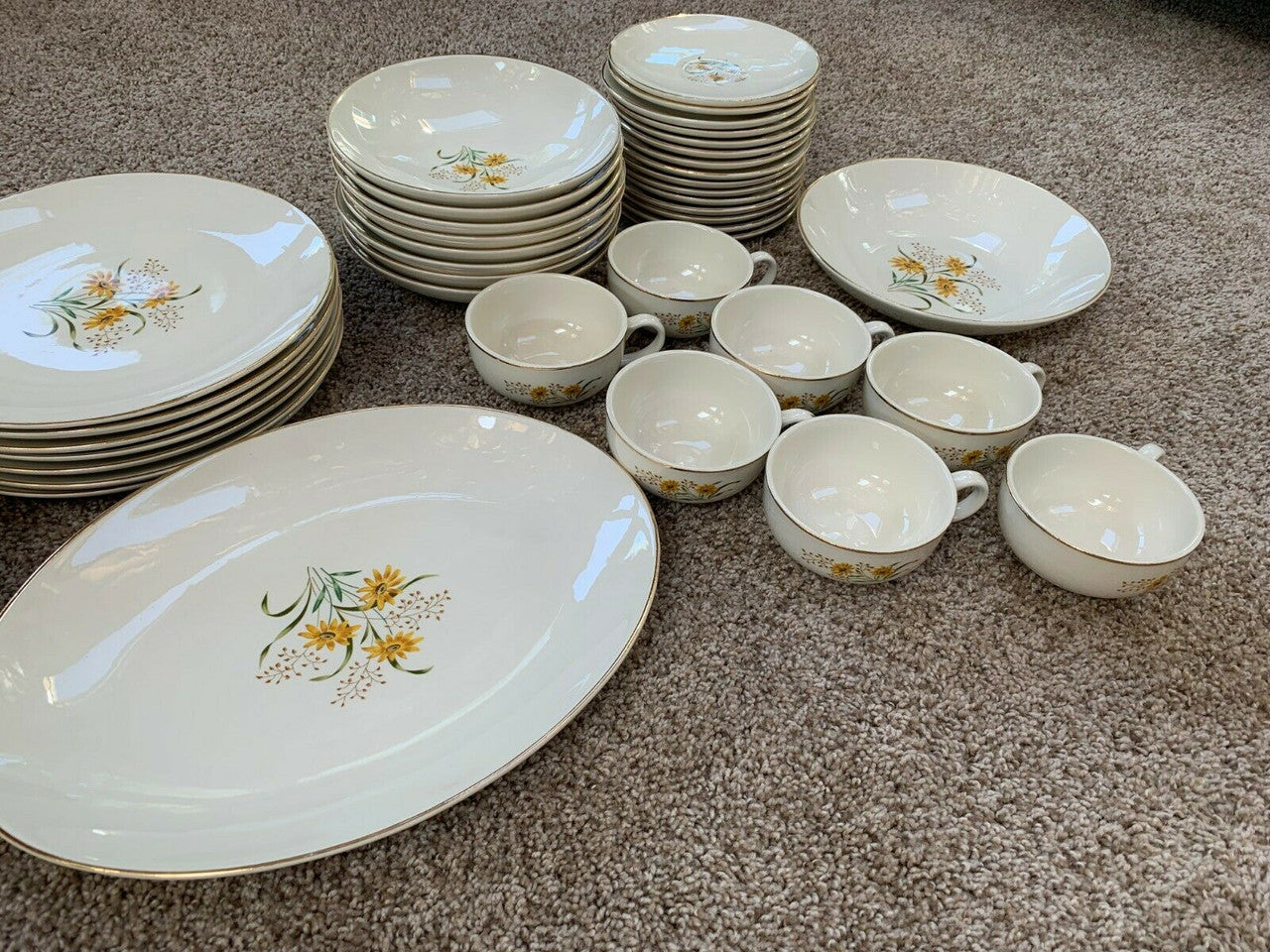 Vintage Royal China 22k Gold 40 pieces Suzan Yellow Flower Set