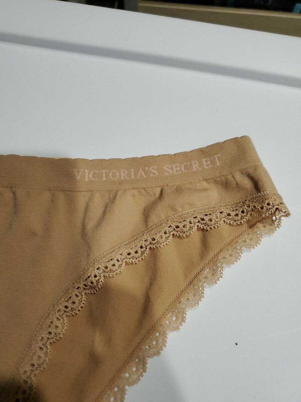 VICTORIA 'S SECRET PANTY CHEEKY BIKINI CHEEKINI size M  BEIGE NUDE TAN