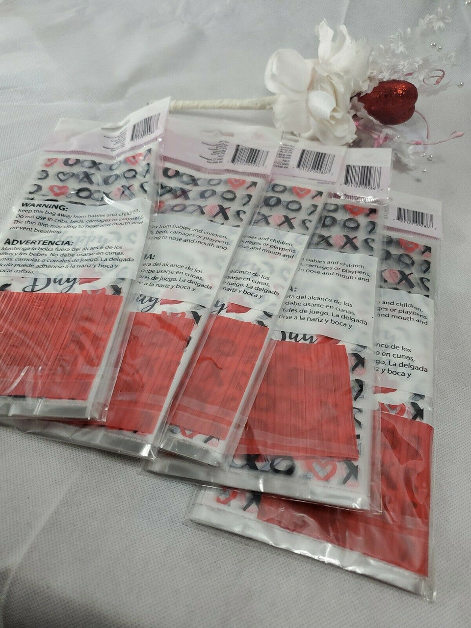 Way to Celebrate Valentine’s Day 20 Treat Bags w Twist Ties Set of 5 XOXO’s