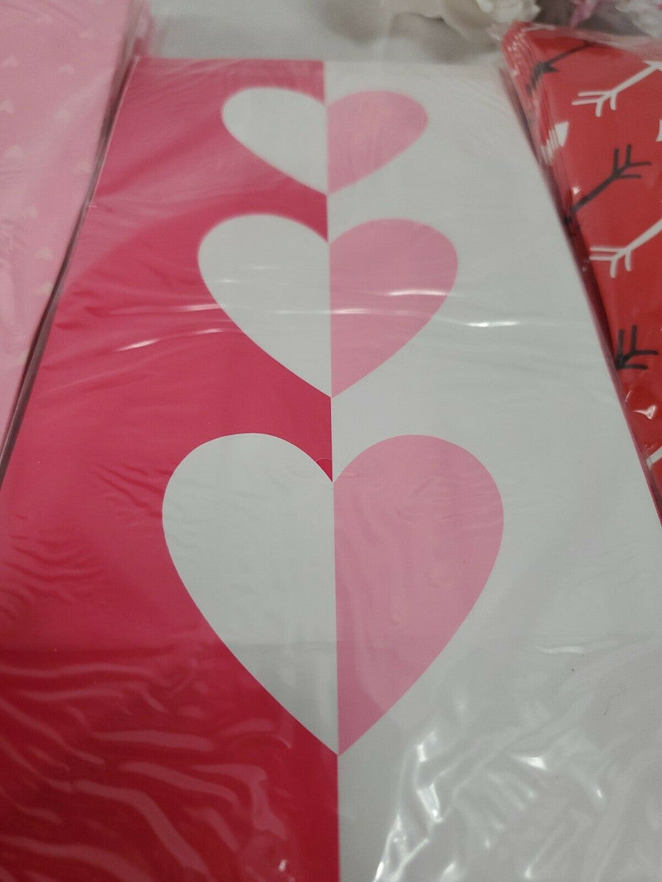 Hallmark Inspirations  Valentines Day Treat Bags  84 count  3.5 x 5.5 x 10.5