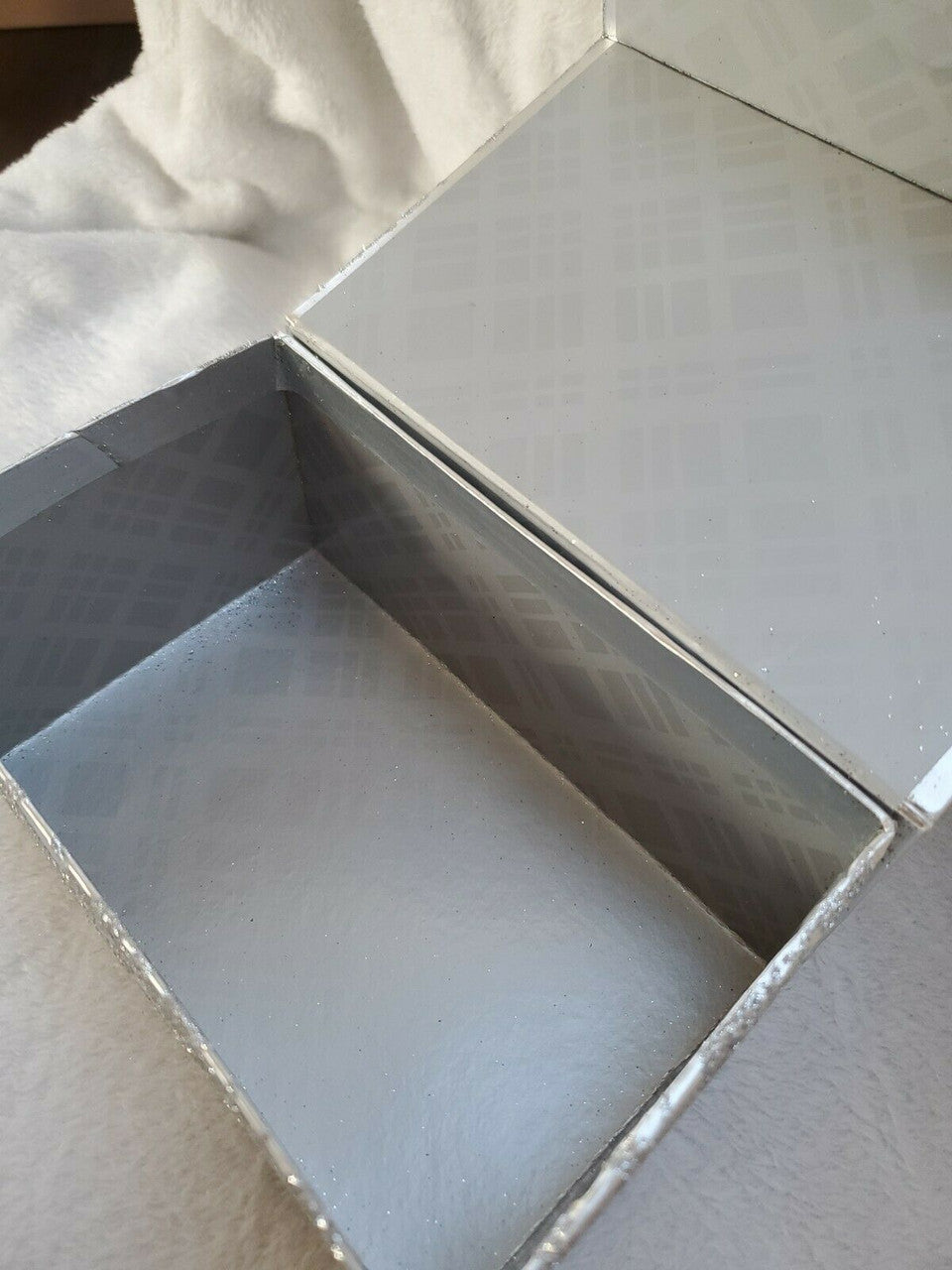 Greenbrier Co. Gift Box Hard Cardboard size 7×4×4 Nice decoration