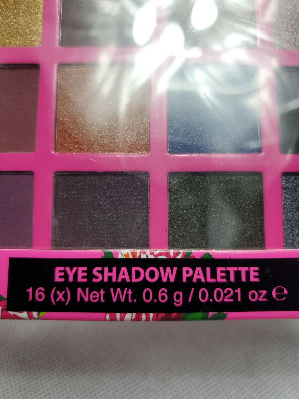 Betsey Johnson Blend It Babe Eye Shadow Palette 16x 6g/0.21oz 100% Vegan